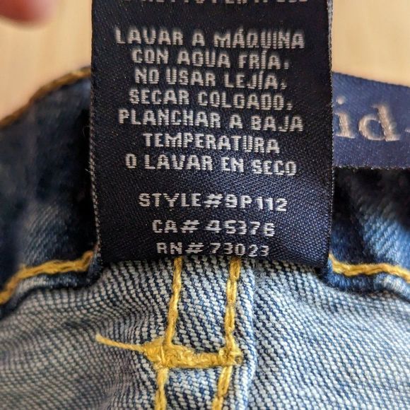 LiquidX Size 9 Blue jeans with Embroidered Rose and distressed 28 inch inseam - Picture 11 of 11